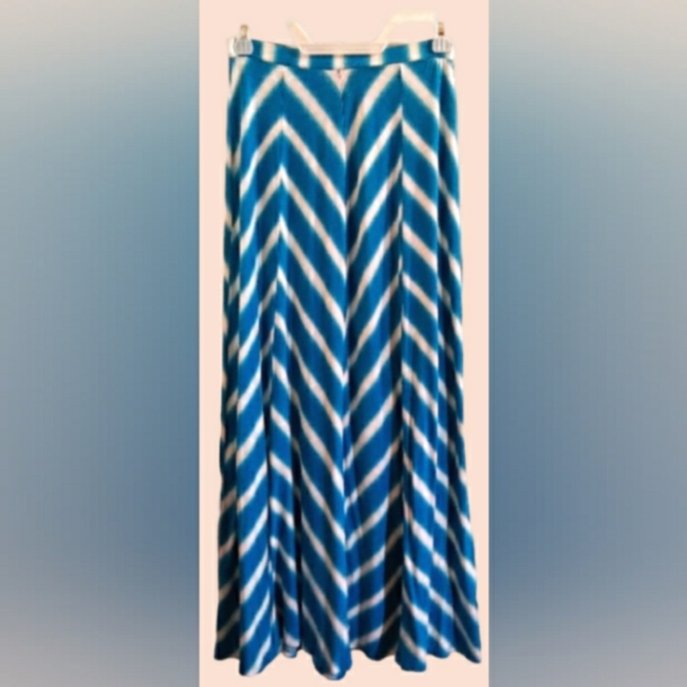Falls Creek Chevron Pattern Blue and White Skirt Size S